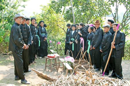 Tìm hiểu  “lễ lên đồng” của dân tộc Sán Dìu, Quảng Ninh