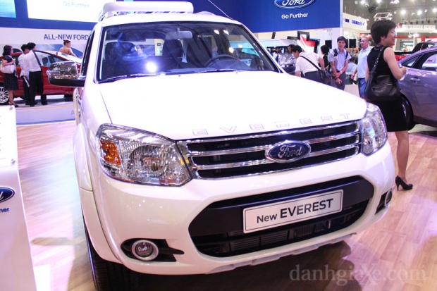 Đánh giá Ford Everest 2013 – tiện nghi hơn